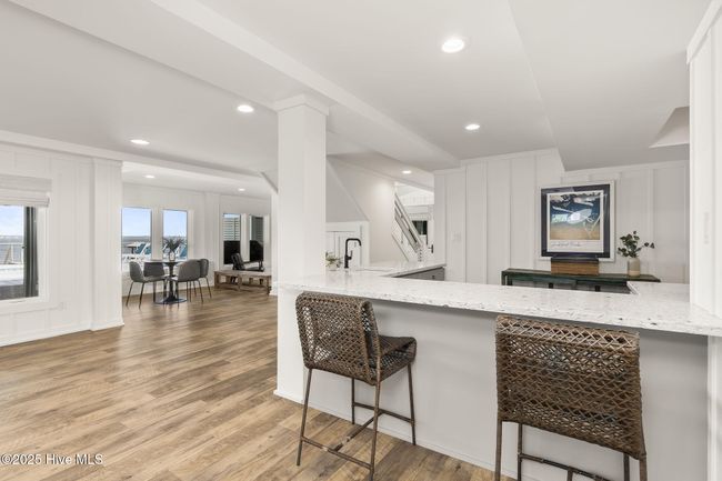 with bar seating | Image 29