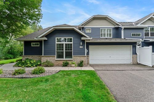 495 Hickory Ln N, Oakdale, MN, 55128-7036 | Card Image