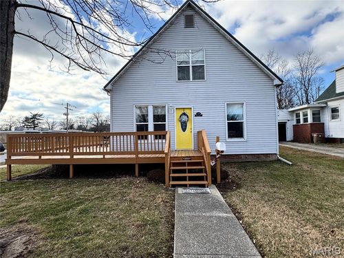 720 Chase St, Hillsboro, IL, 62049-1826 | Card Image