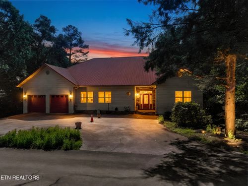 122 Lakeside Trce, Townsend, TN, 37882-3704 | Card Image