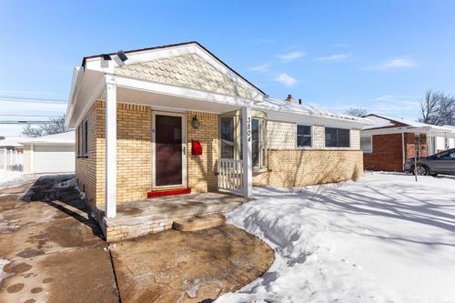 3804 S Longmeadow Road, Trenton, MI, 48183 | Card Image