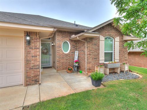 10813 Turtlewood Dr, Oklahoma City, OK, 73130-8273 | Card Image