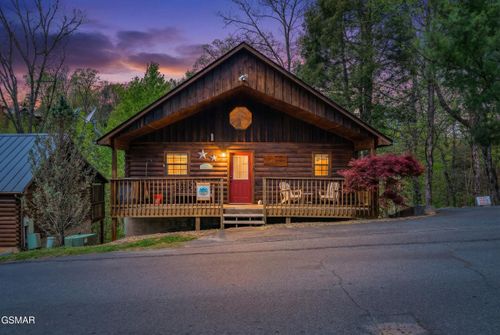 1523 Bears Den Way, Pigeon Forge, TN, 37862 | Card Image