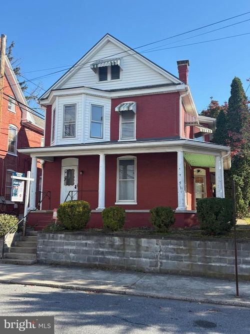 25 Fairview Ave, WAYNESBORO, PA, 17268-1403 | Card Image