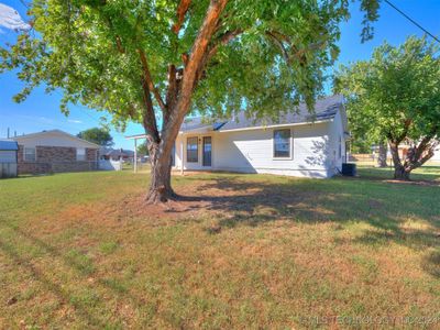 704 W 47th Place, House other with 3 bedrooms, 1 bathrooms and null parking in Sand Springs OK | Image 3