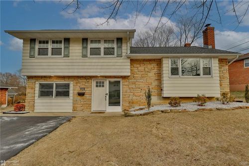 3942 Wordsworth Street, South Whitehall Twp, PA, 18104 | Card Image