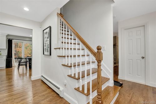 3256 Park Ave, Wantagh, NY, 11793-3316 | Card Image