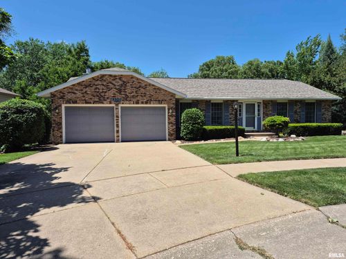 4300 Newport Ct, Bettendorf, IA, 52722-1849 | Card Image