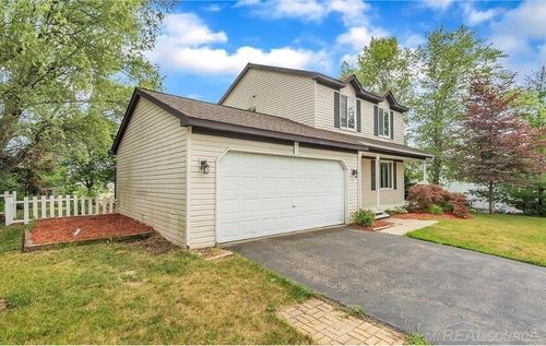 677 Doral Dr, Oxford, MI, 48371-6500 | Card Image