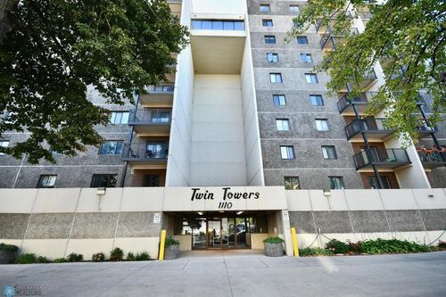 apt-604w-1110 3rd Ave N, Fargo, ND, 58102-4676 | Card Image