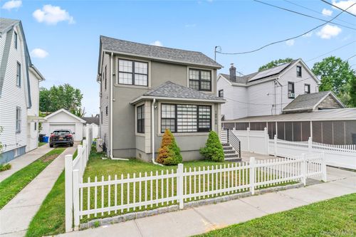 18906 122nd Avenue, New York, NY, 11413 | Card Image