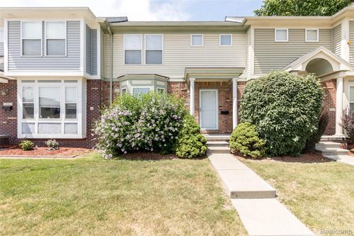 2723 Grayson St, Ferndale, MI, 48220-1005 | Card Image