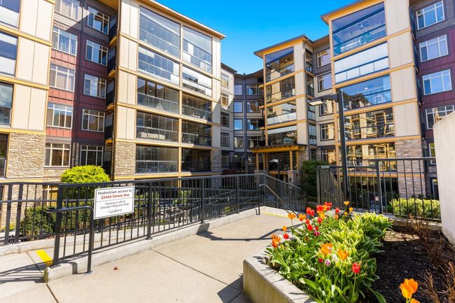 424 - 32445 Simon Avenue, Condo with 2 bedrooms, 2 bathrooms and 2 parking in Abbotsford BC | Image 2