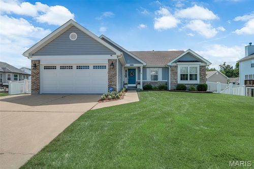 1704 Lake Meade Dr, Pacific, MO, 63069-3651 | Card Image
