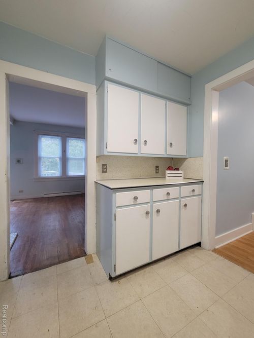 205 Park Ave, Holly, MI, 48442-1425 | Card Image