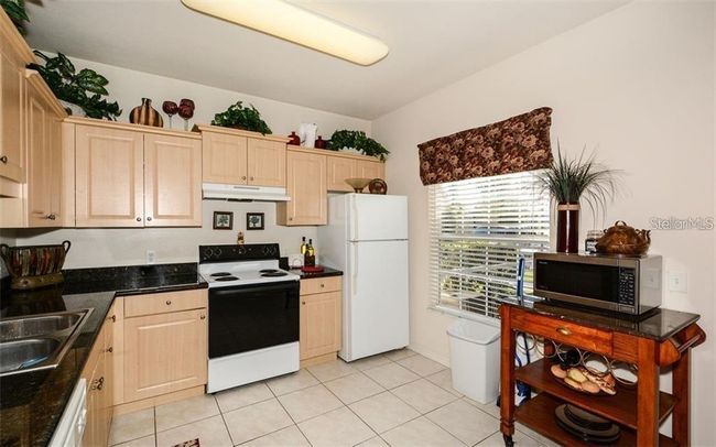 B - 7685 Plantation Cir, Townhouse with 2 bedrooms, 3 bathrooms and null parking in UNIVERSITY PARK FL | Image 10