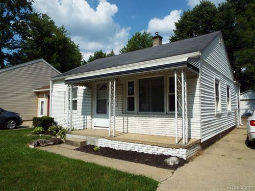 21212 Rensselaer St, Farmington Hills, MI, 48336-6220 | Card Image
