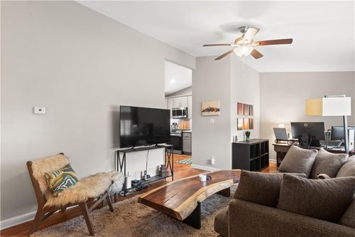 326 Norton Cir Se, Smyrna, GA, 30082-2116 | Card Image