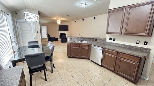 609 Rain Lily Dr, Desoto, TX, 75115-6668 | Card Image