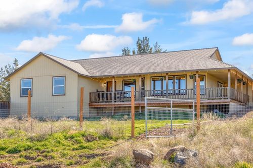 13847 Se Deringer Loop, Prineville, OR, 97754-8745 | Card Image