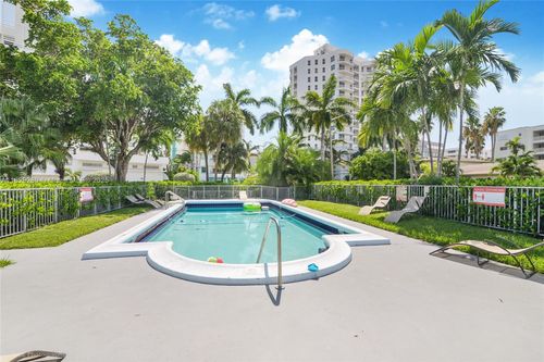 9-9800 E Bay Harbor Dr, Bay Harbor Islands, FL, 33154-3807 | Card Image