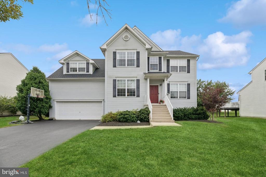 Kingstone Ln, East Windsor, NJ 08520