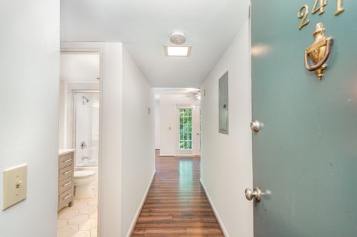 24y-5025 Hillsboro Pike, Nashville, TN, 37215 | Card Image