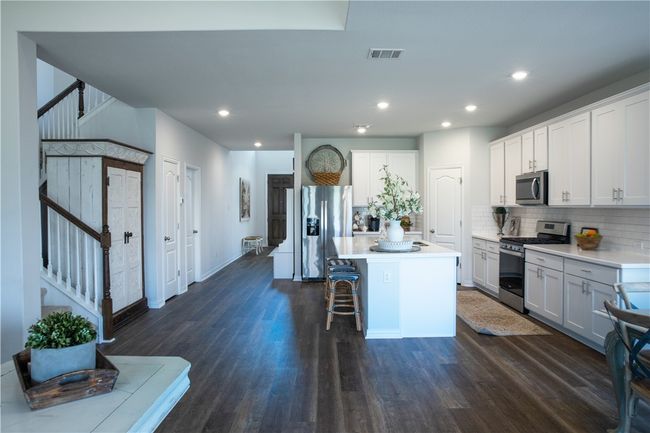 770 Leadtree Loop, House other with 4 bedrooms, 3 bathrooms and 3 parking in Buda TX | Image 7