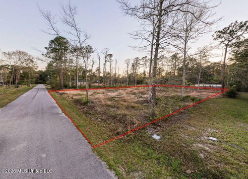 000 Dorothy St, Ocean Springs, MS, 39564 | Card Image