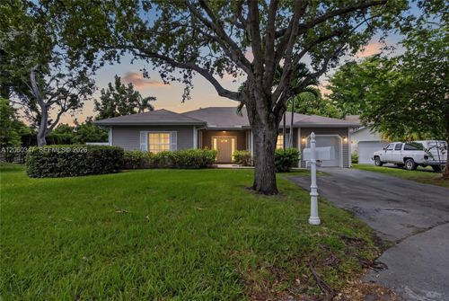 15166 Sw 142nd Ct, Miami, FL, 33186-5672 | Card Image