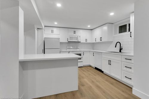 b-34 Windermere Cres, Woodstock, ON, N4S6T2 | Card Image
