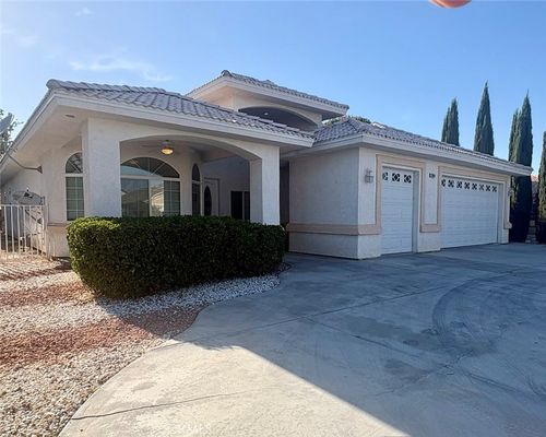 26944 Silver Lakes Pkwy, Helendale, CA, 92342-7829 | Card Image