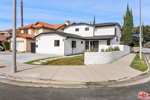 19701 Blythe St, Winnetka, CA, 91306-2319 | Card Image