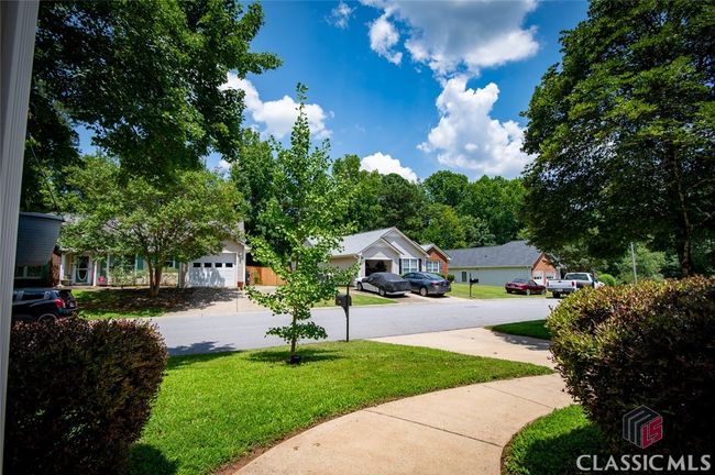 165 Spring Lake Dr, House other with 3 bedrooms, 2 bathrooms and 2 parking in Athens GA | Image 4