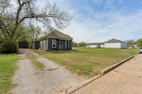 1011 W Mansur Ave, Guthrie, OK, 73044-2756 | Card Image