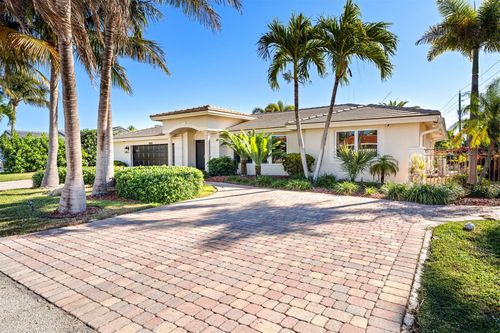 3900 Ne 24th Ave, Lighthouse Point, FL, 33064-8024 | Card Image