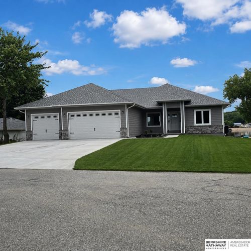 17214 Chalet Dr, Bellevue, NE, 68123-3005 | Card Image