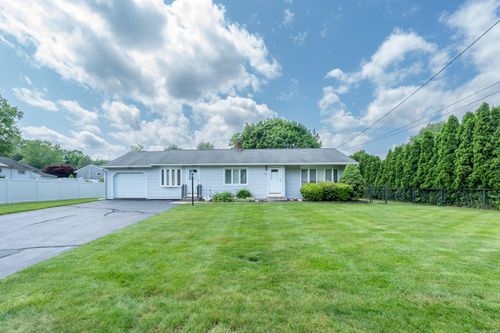 45 Osage Dr, Wallingford, CT, 06492-2811 | Card Image