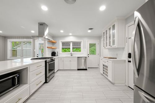 545 Staring Ln, Baton Rouge, LA, 70810-2602 | Card Image