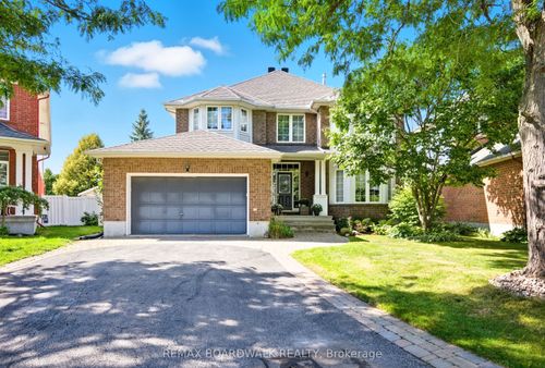 1031 Red Spruce St, Gloucester, ON, K1V1T5 | Card Image