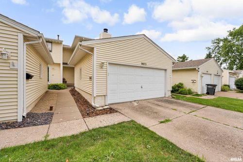3075 Willowwood Dr, Bettendorf, IA, 52722-2882 | Card Image