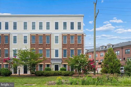 200 Murdoch Sq Se, LEESBURG, VA, 20175-3766 | Card Image