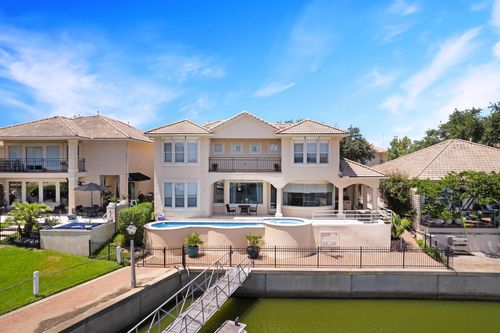 305 Harborside Cir, Kemah, TX, 77565-2991 | Card Image