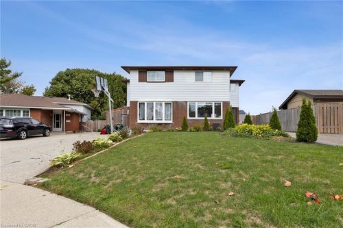 122 Mooregate Cres, Kitchener, ON, N2M2G1 | Card Image
