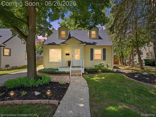 23203 Violet St, Farmington, MI, 48336-3384 | Card Image