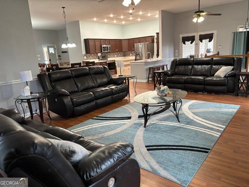 817 Brookside Dr, winder, GA, 30680-2868 | Card Image