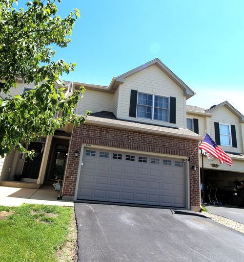 5411 Cobblers Xing, Mchenry, IL, 60050-2733 | Card Image