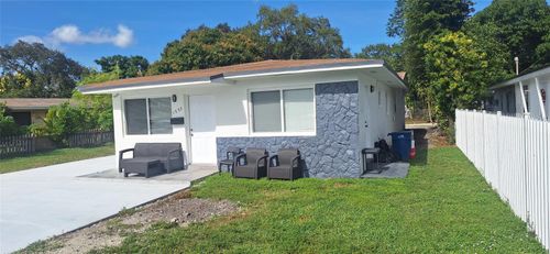 1555 Ne 148th St, Miami, FL, 33161-2634 | Card Image