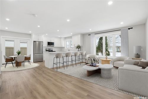 31 Newstead Ave, Regina, SK, S4X1H1 | Card Image
