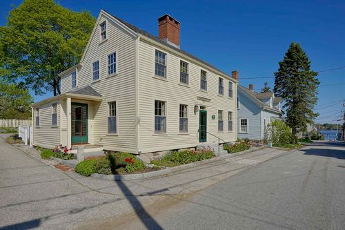 11 Atkinson St, New Castle, NH, 03854-4461 | Card Image